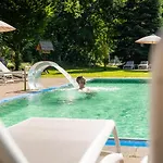 Otel Waldhotel Tannenhaeuschen