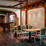 Waldhotel Tannenhaeuschen 4*