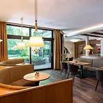 Waldhotel Tannenhaeuschen