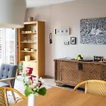 Waldhotel Tannenhaeuschen فندق فيسيل