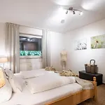 Otel Waldhotel Tannenhaeuschen 4*