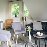 Waldhotel Tannenhaeuschen Otel 4*