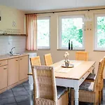 فندق Waldhotel Tannenhaeuschen 4*