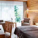 Waldhotel Tannenhaeuschen فيسيل