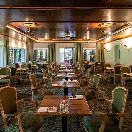 Waldhotel Tannenhaeuschen 4*