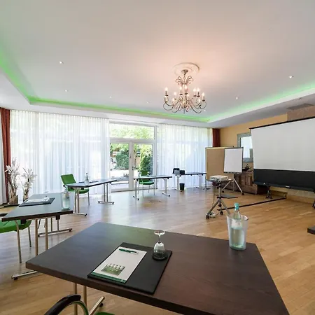 Waldhotel Tannenhaeuschen 4*