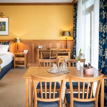 Waldhotel Tannenhaeuschen Hotel 4*