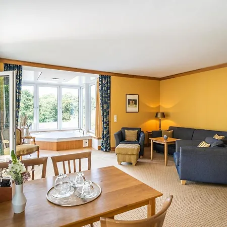 Hotel Waldhotel Tannenhaeuschen 4*
