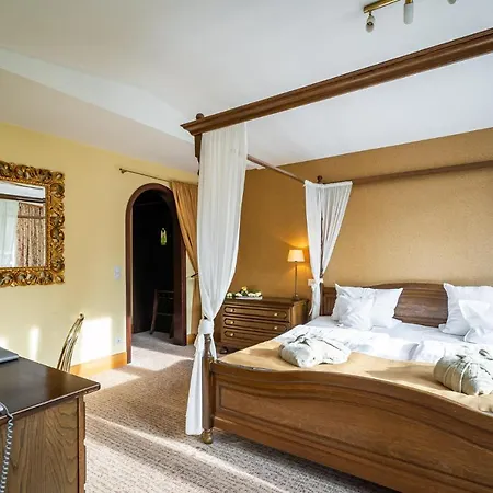 Waldhotel Tannenhaeuschen