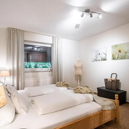 Hotel Waldhotel Tannenhaeuschen 4*