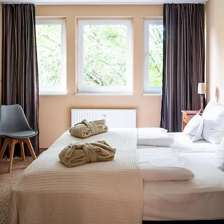 Hotel Waldhotel Tannenhäuschen