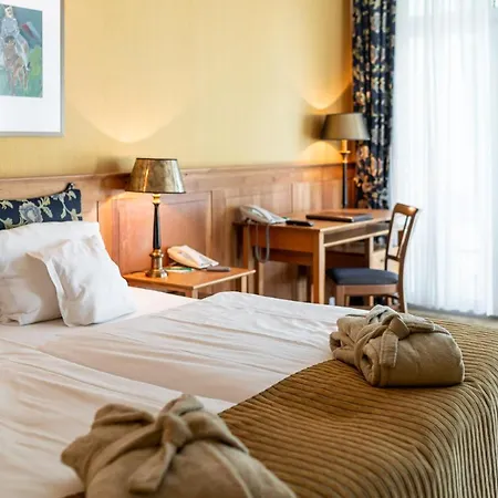 Hotel Waldhotel Tannenhaeuschen 4*