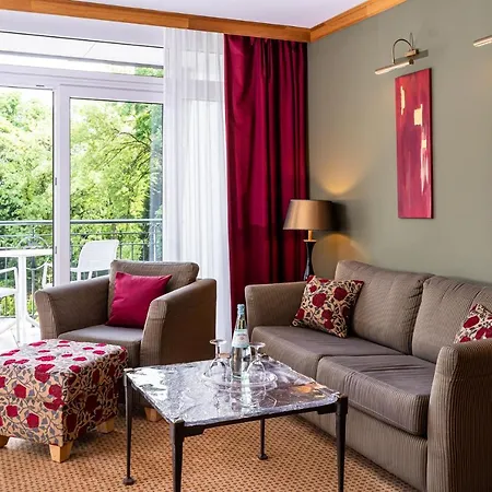 Hotel Waldhotel Tannenhaeuschen 4*