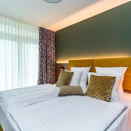 Waldhotel Tannenhaeuschen 4*