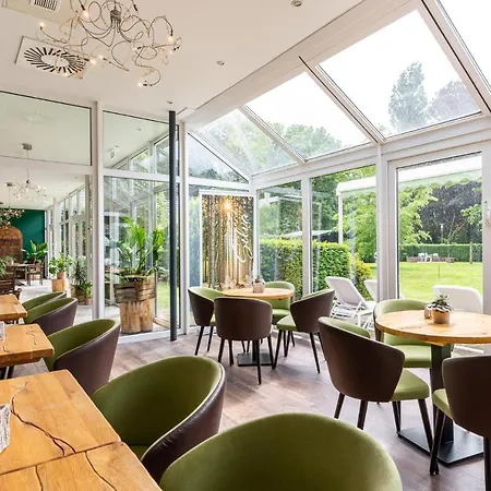 Waldhotel Tannenhaeuschen Hotel 4*