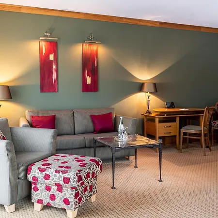 Waldhotel Tannenhaeuschen Hotel 4*