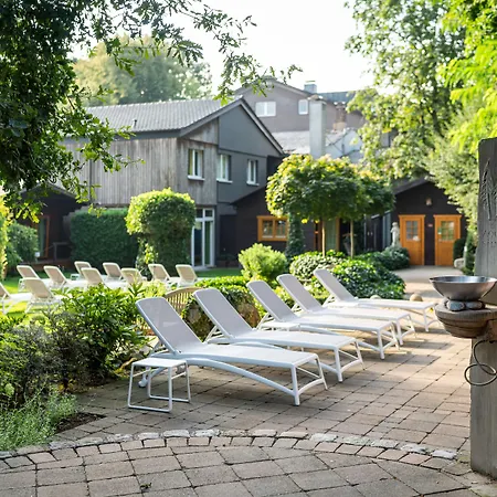 Отель Waldhotel Tannenhaeuschen