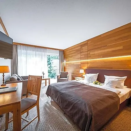 Waldhotel Tannenhaeuschen