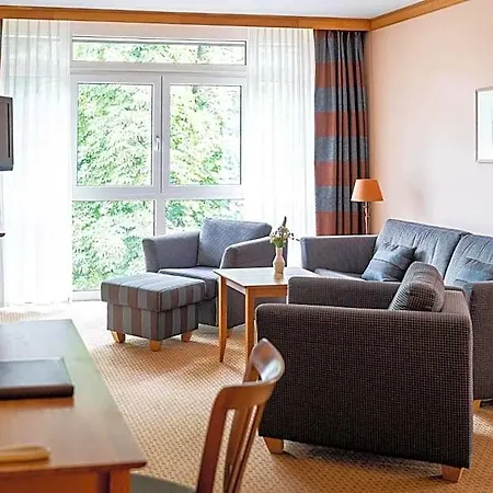 فندق Waldhotel Tannenhaeuschen 4*