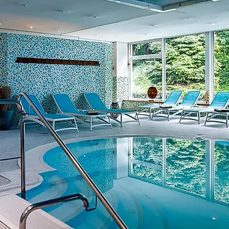 Waldhotel Tannenhaeuschen מלון וזל