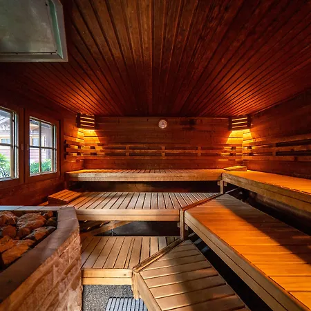 Waldhotel Tannenhaeuschen 4*