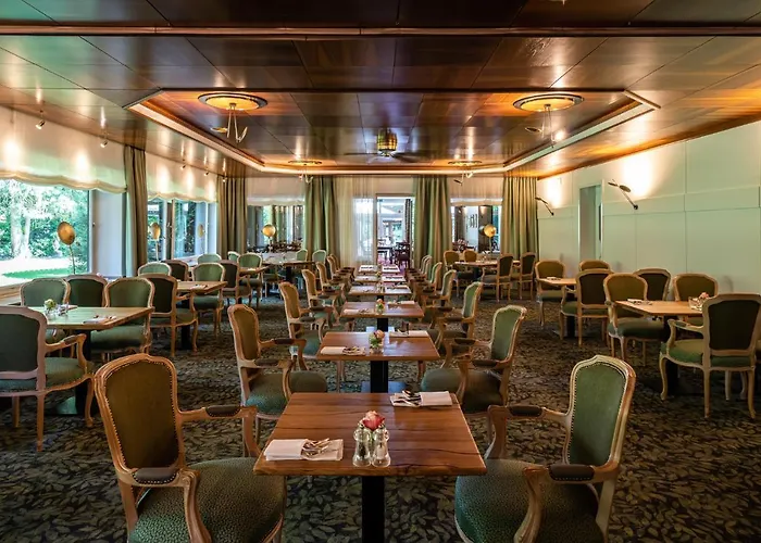 Waldhotel Tannenhaeuschen 4*