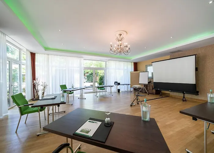 Waldhotel Tannenhaeuschen 4*