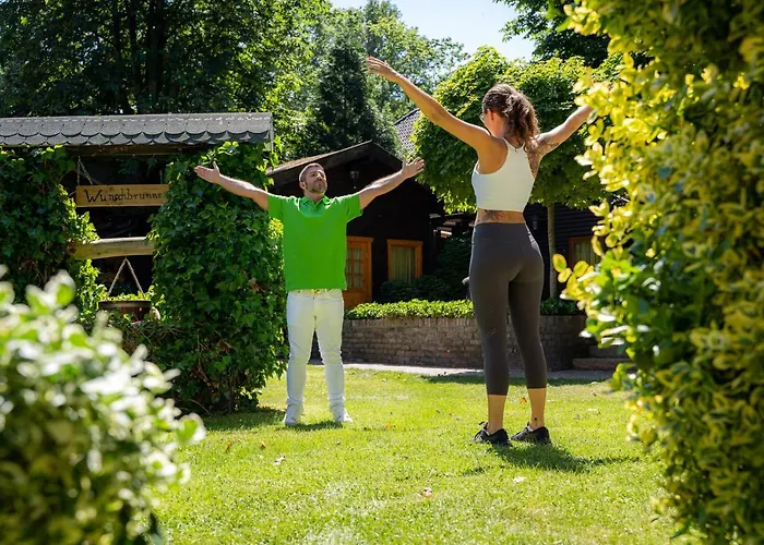 Waldhotel Tannenhaeuschen 4* וזל