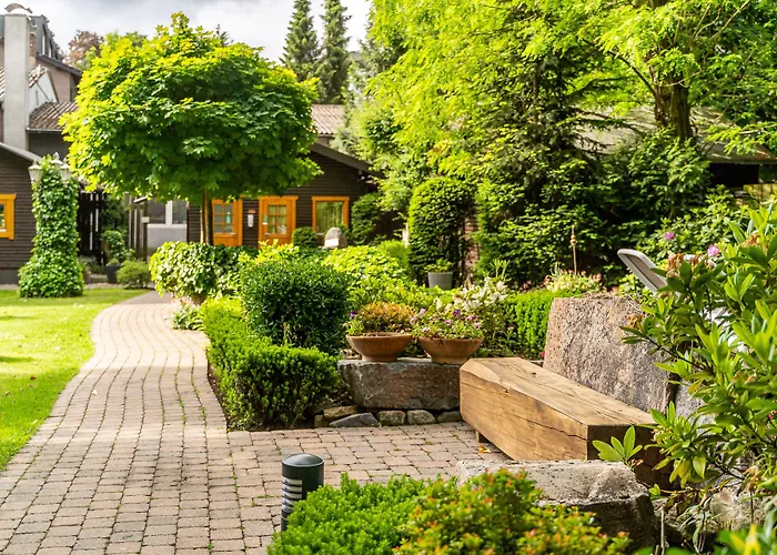 Waldhotel Tannenhaeuschen 4*