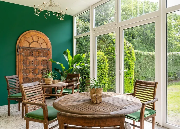 坦恩豪斯晨沃尔德酒店 4* 韦塞尔