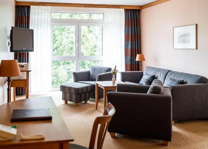 Waldhotel Tannenhaeuschen 4* וזל